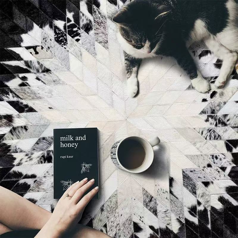 Monochrome Nova Round Cowhide Carpet