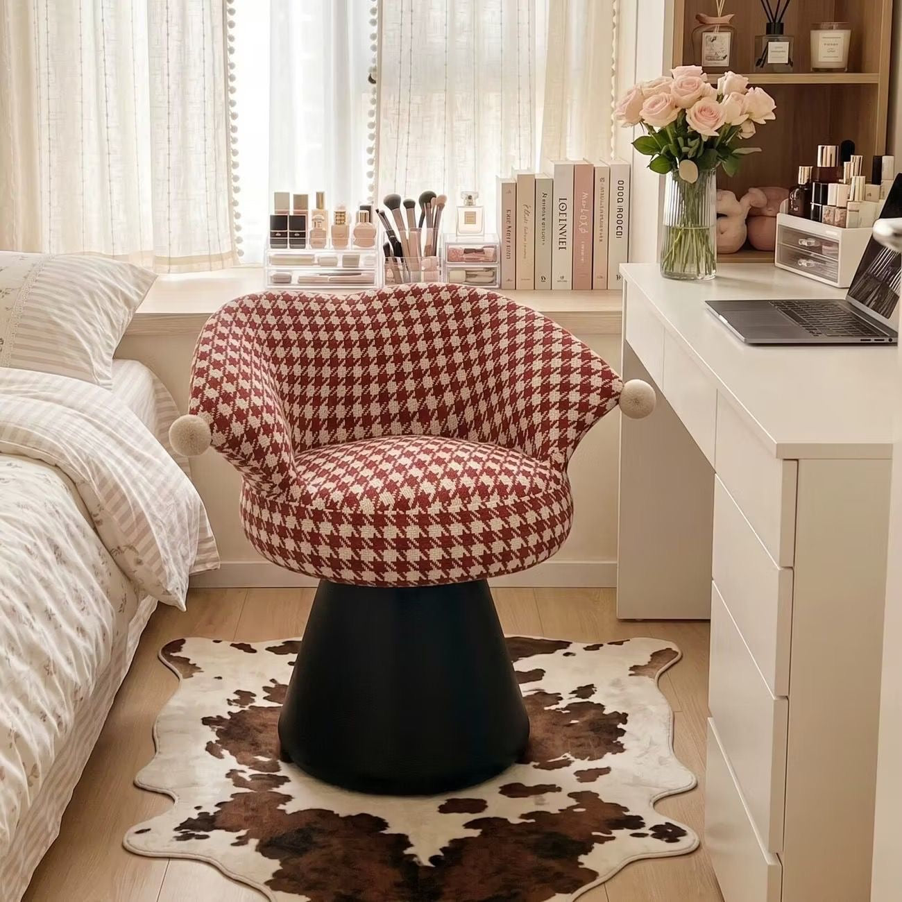 Houndstooth Charm 360° Swivel Vanity Chair